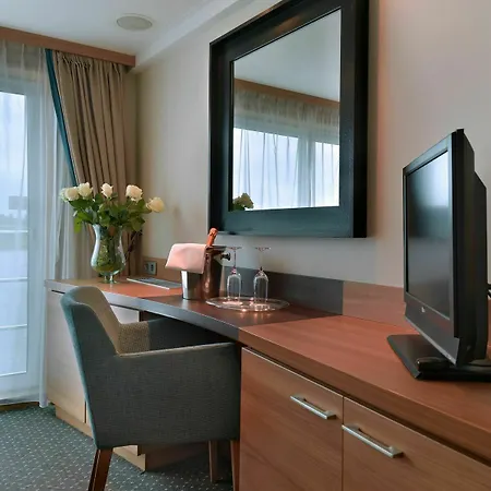 Hotelships Holland - HS Leonora - Messe Hotel Düsseldorf